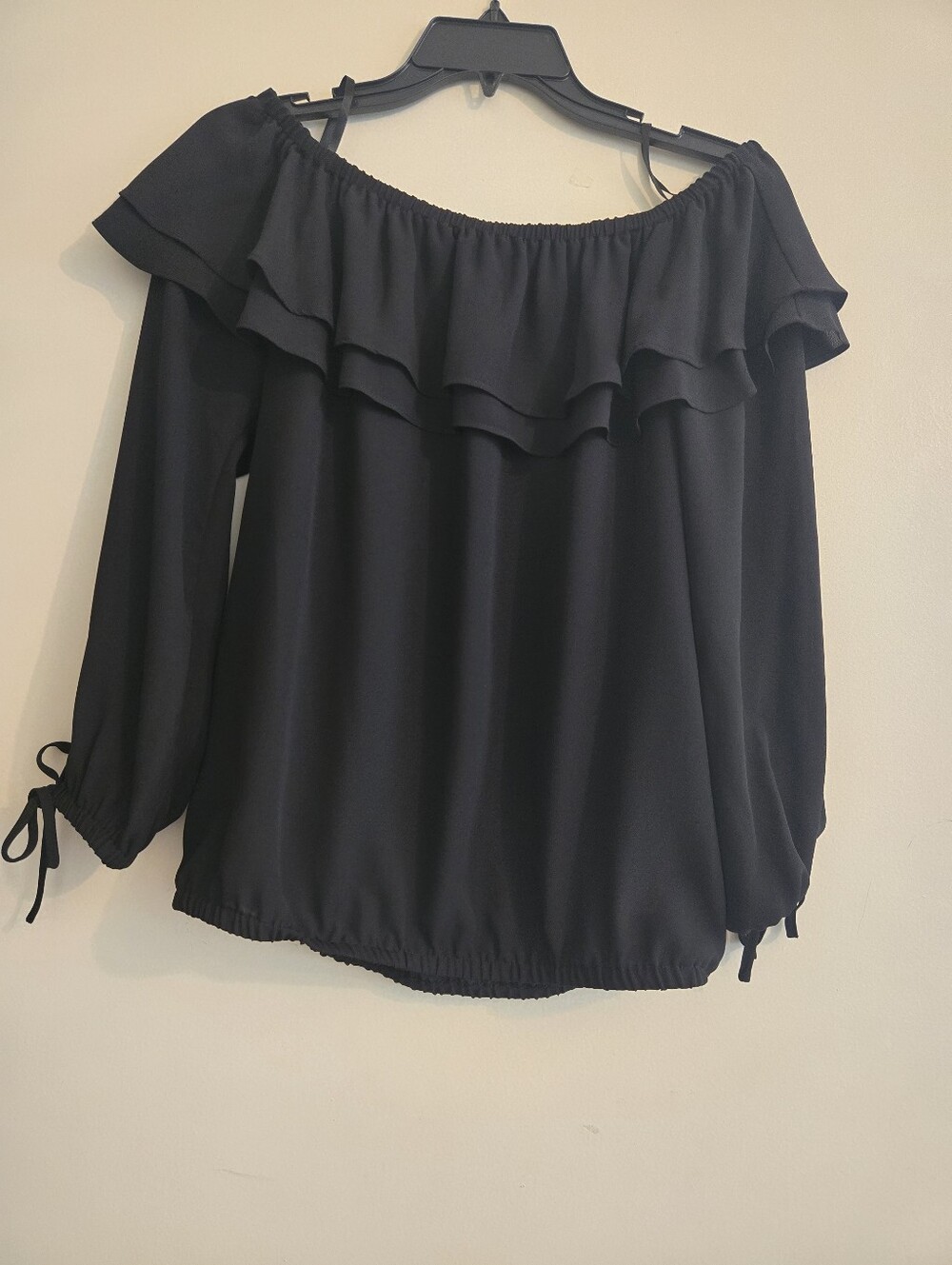 Michael Kors Long sleeve Off-Shoulder Ruffle Womens Top - Black. Never worn.